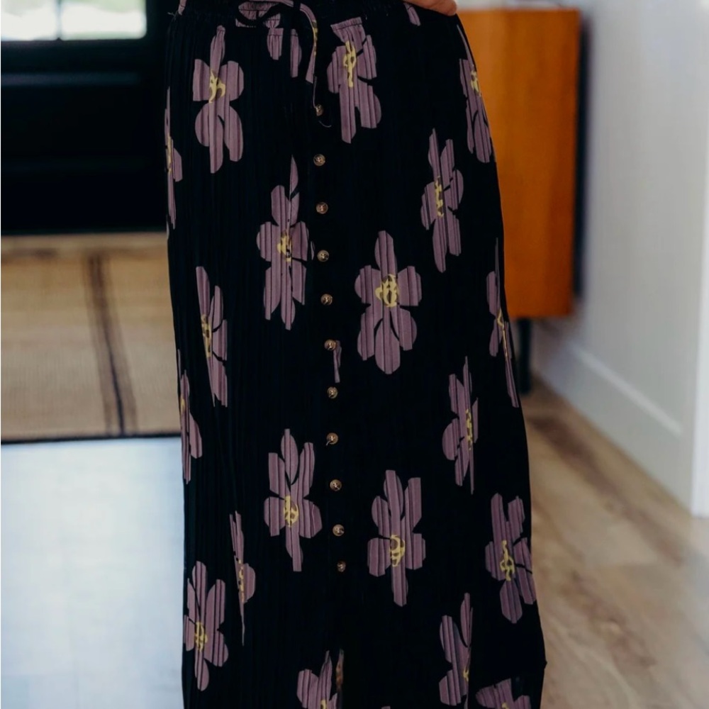 Modest Elegant Black Floral Maxi Skirt for Casual Days New